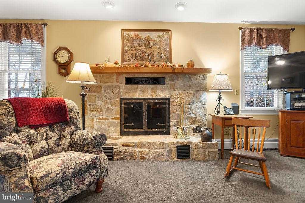 503 Main St photo 22