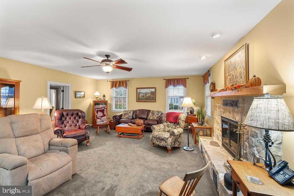 503 Main St photo 23