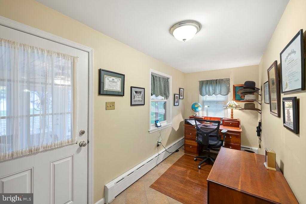 503 Main St photo 26