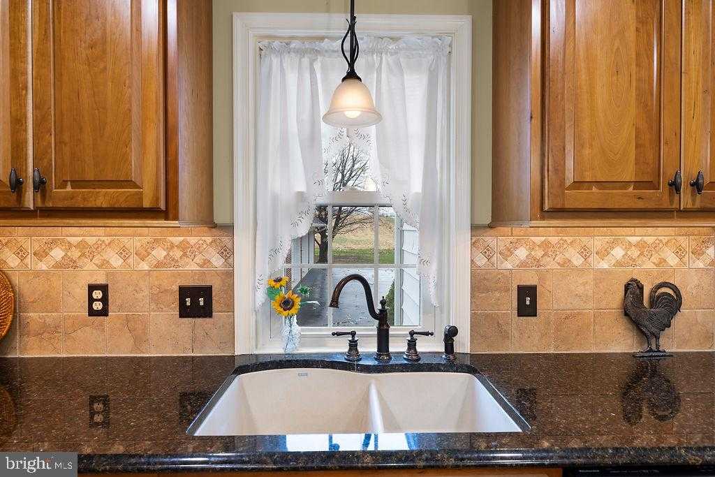 503 Main St photo 29