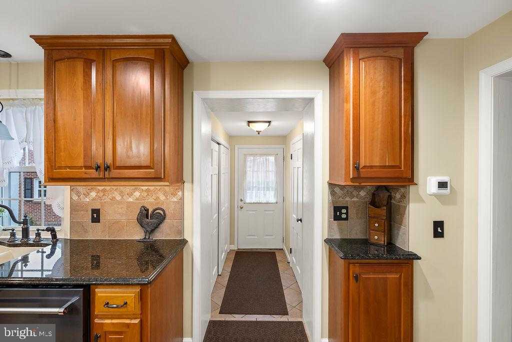 503 Main St photo 32