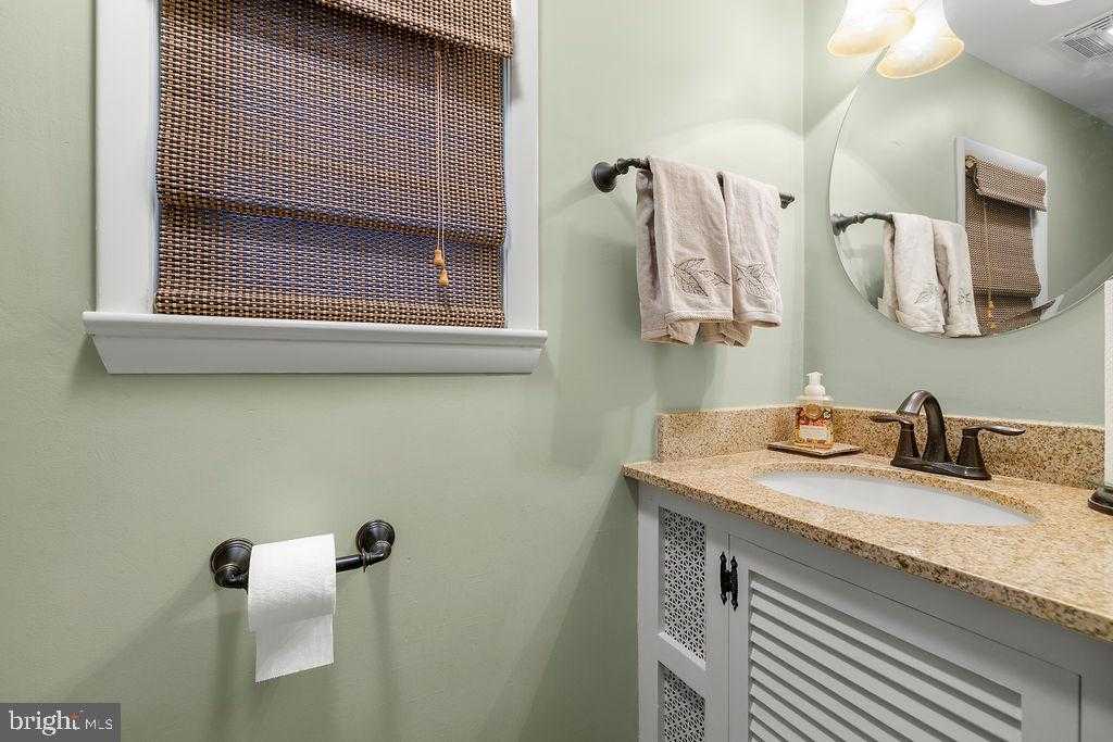 503 Main St photo 33