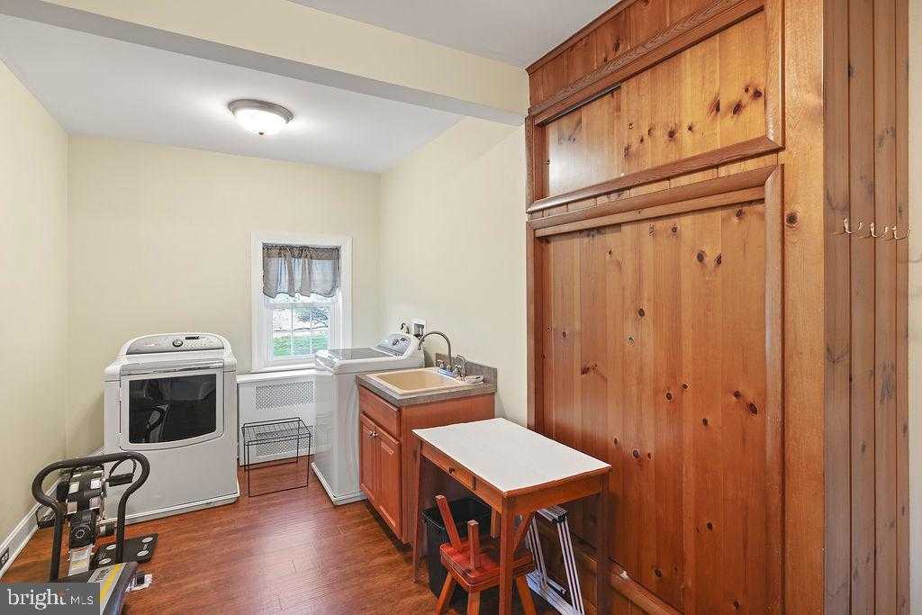 503 Main St photo 47