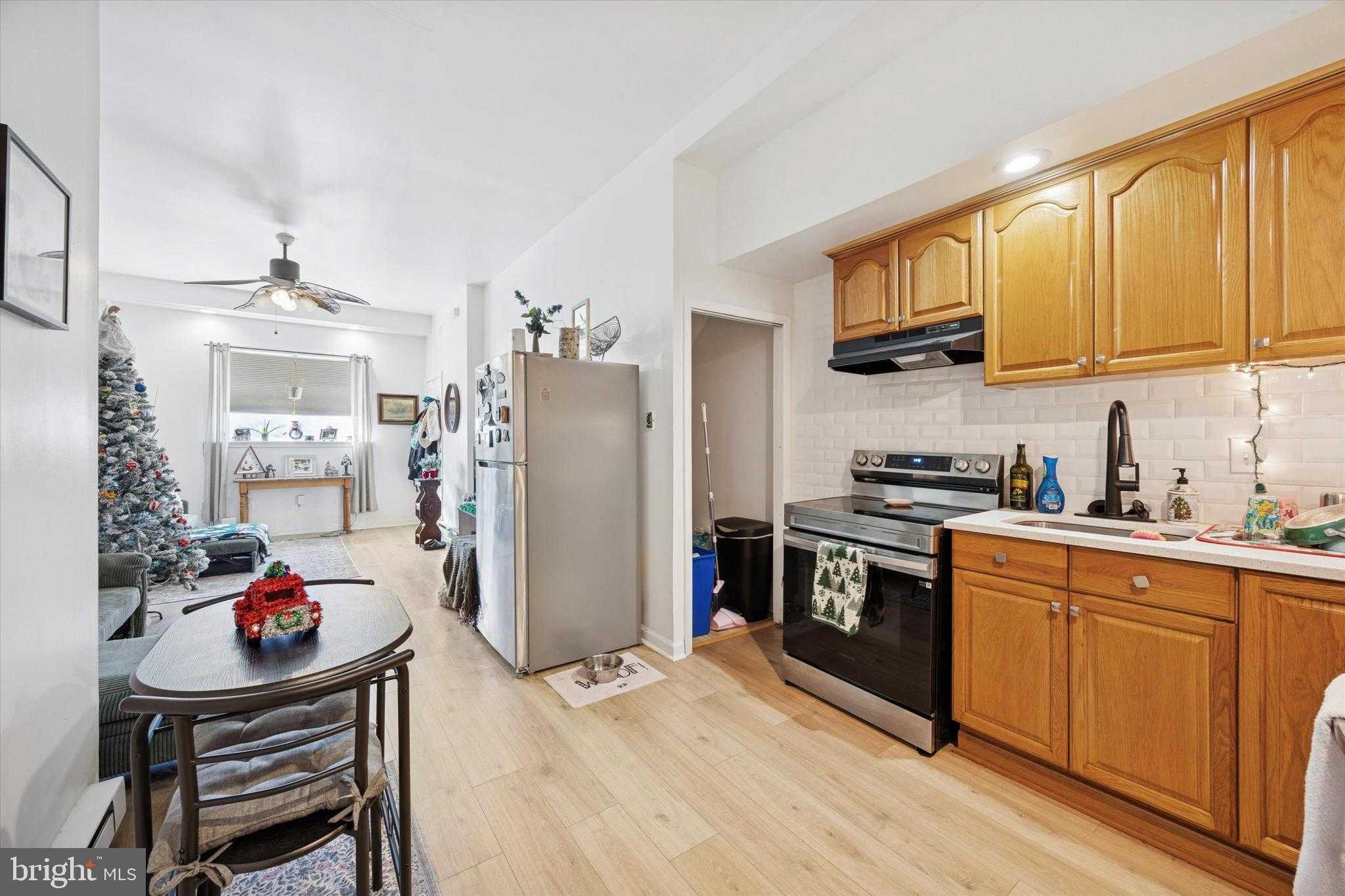 2343 E Somerset St photo 10