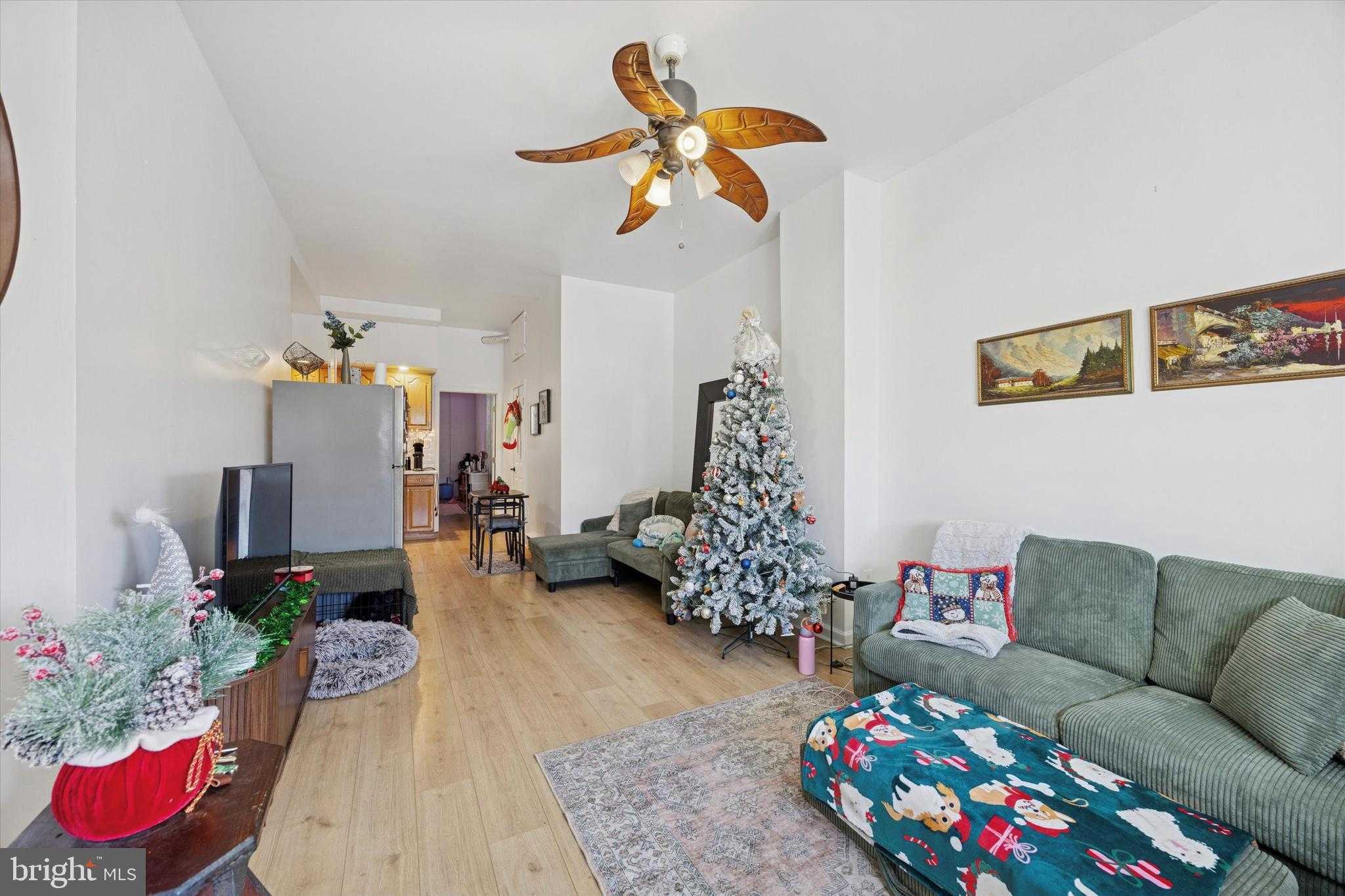 2343 E Somerset St photo 2