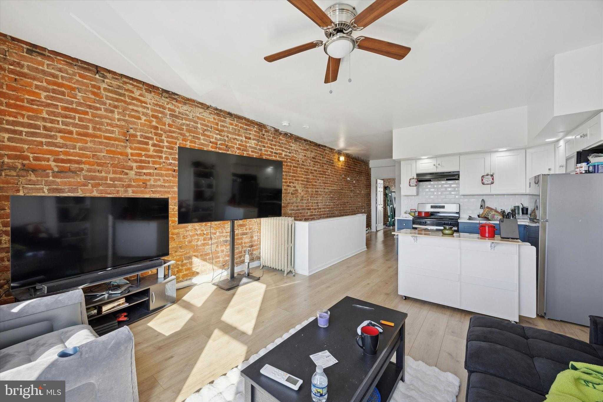 2343 E Somerset St photo 21