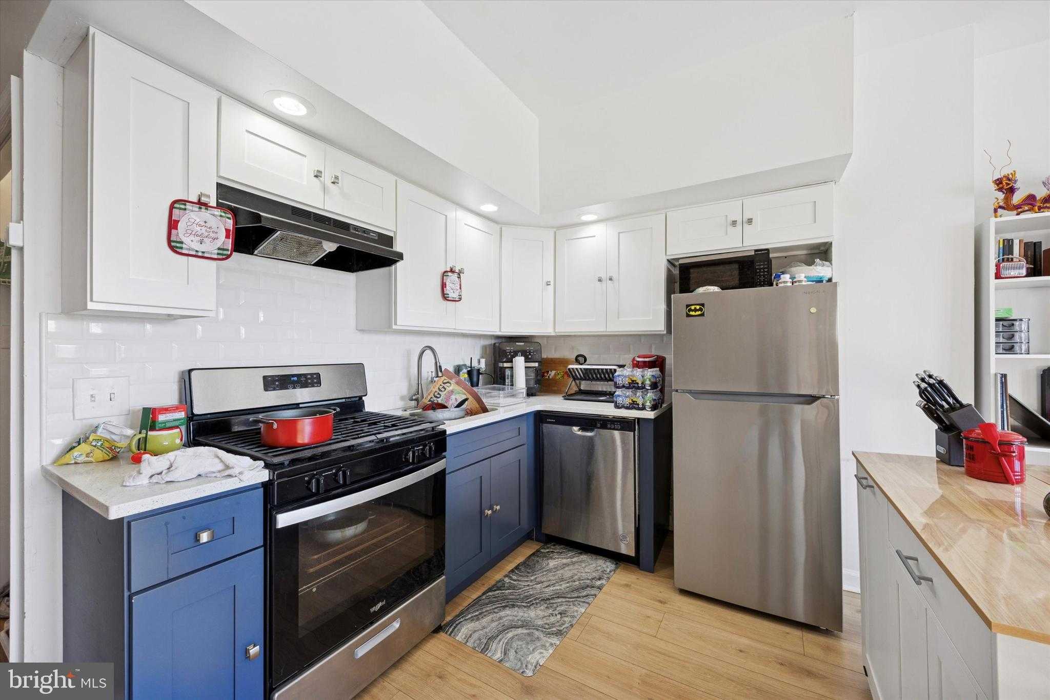 2343 E Somerset St photo 24