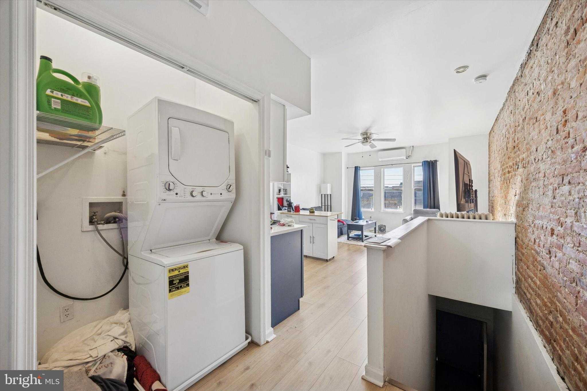 2343 E Somerset St photo 27