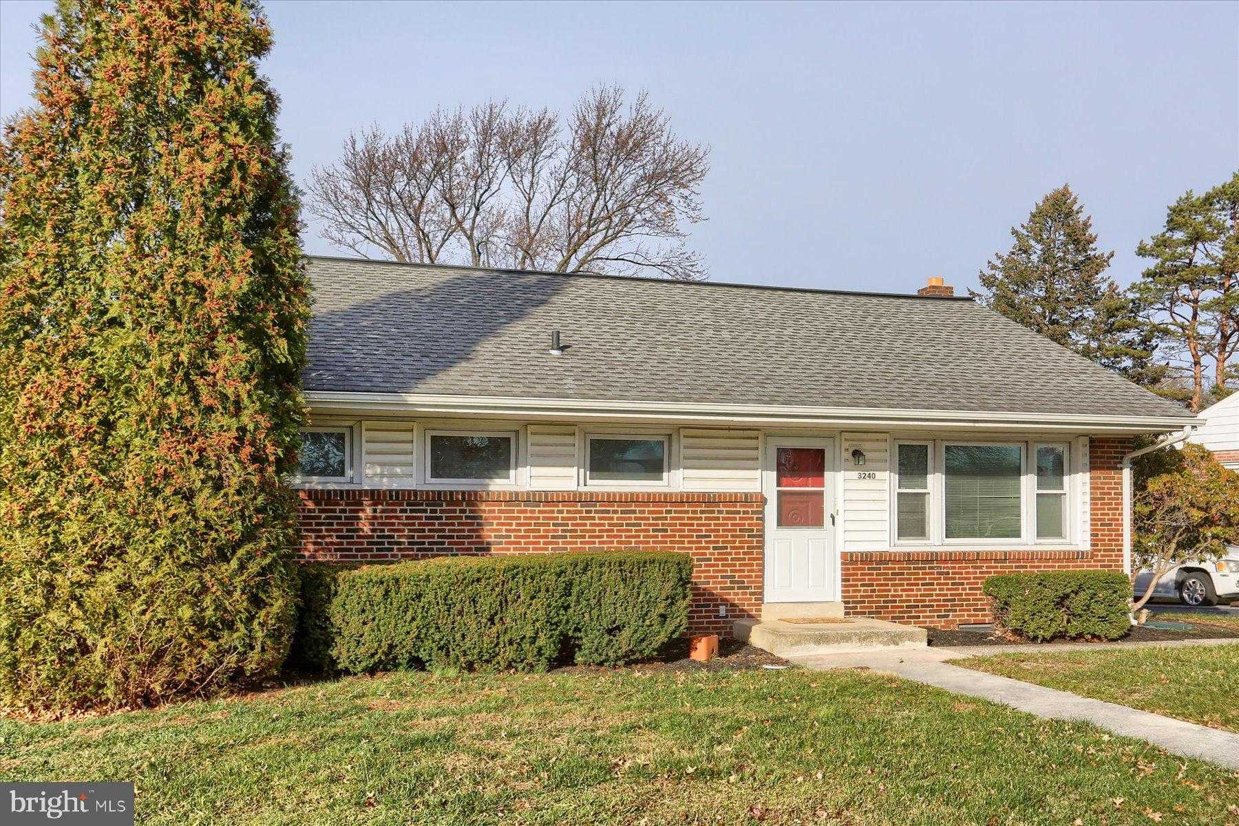 3240 Cloverfield Rd photo 2