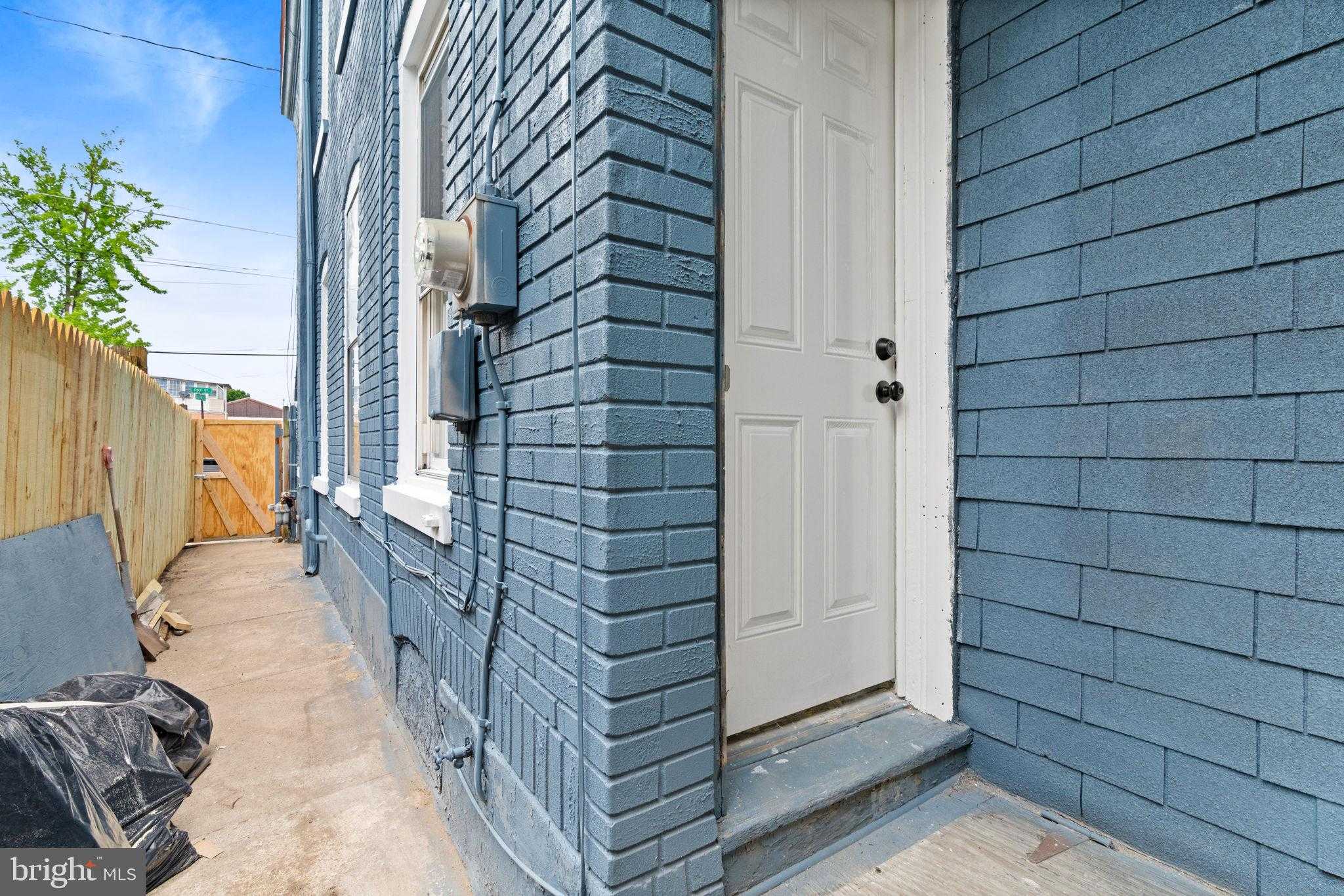 910 Pike St photo 49