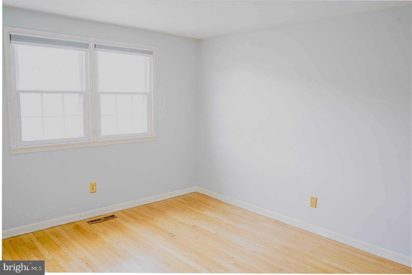 927 Grovehill Rd photo 14