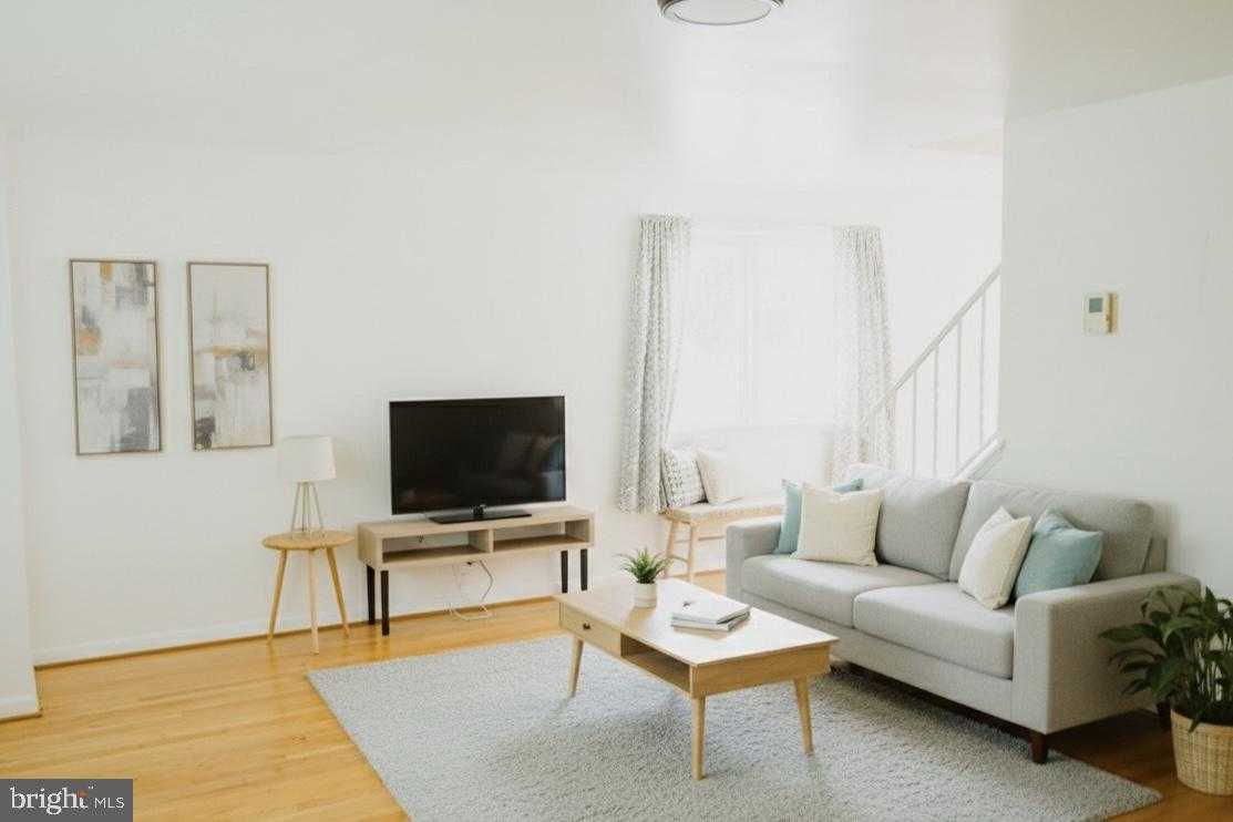 927 Grovehill Rd photo 2