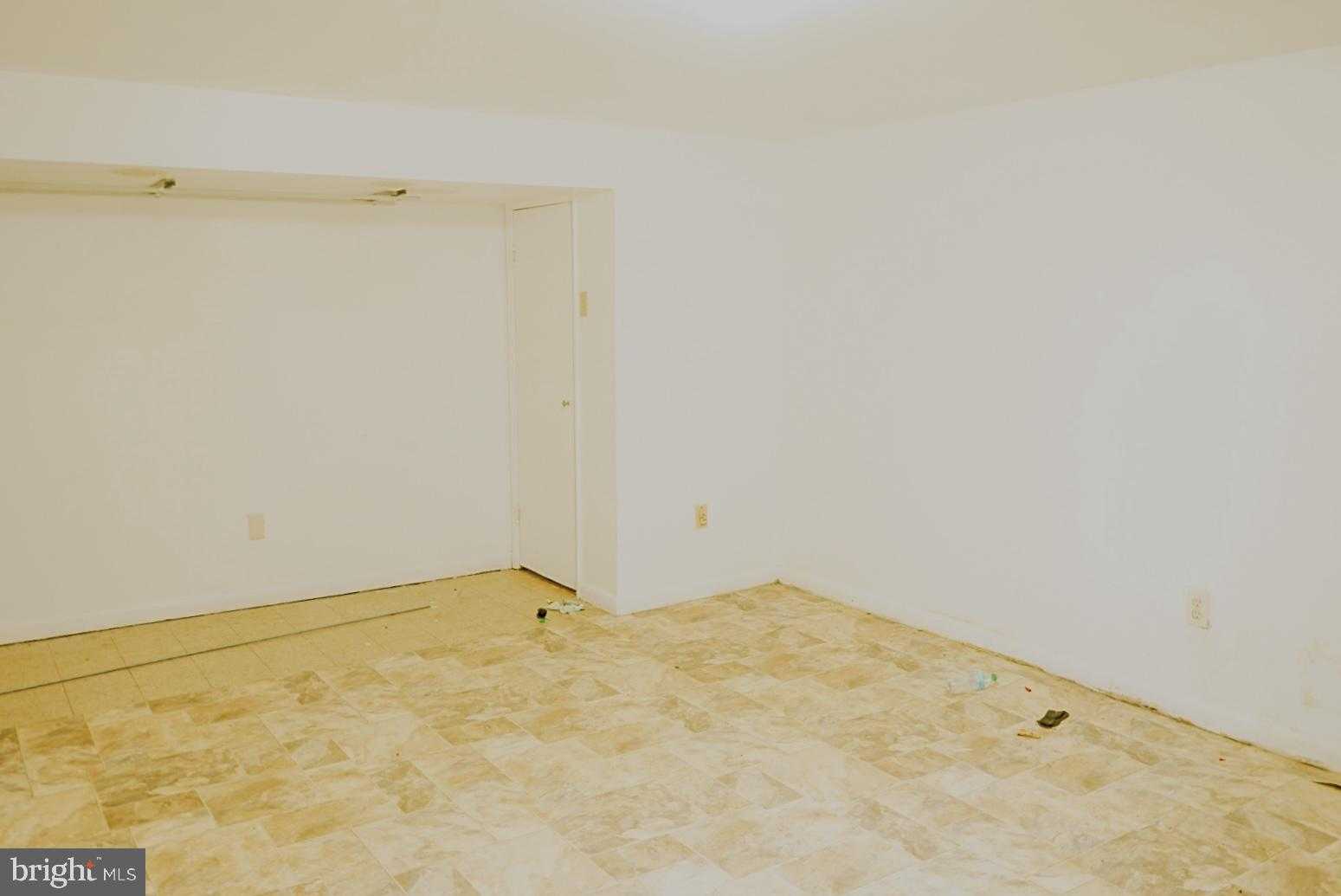 927 Grovehill Rd photo 21