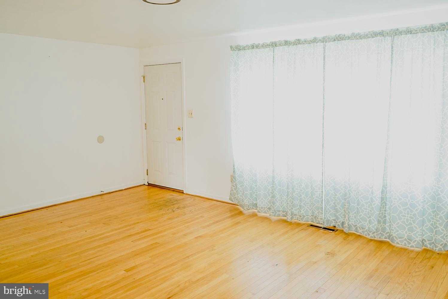 927 Grovehill Rd photo 4