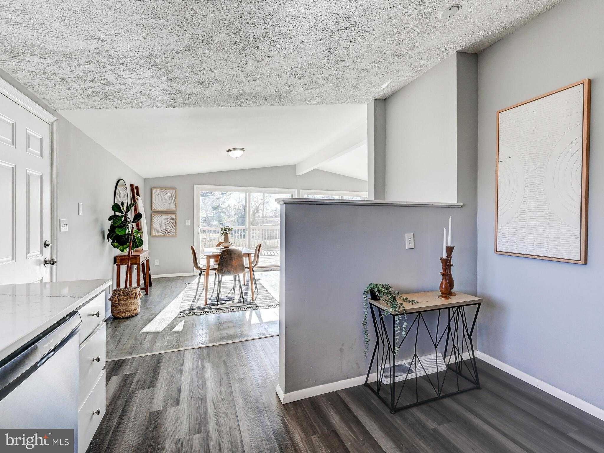 1005 Parkvalley CT photo 13