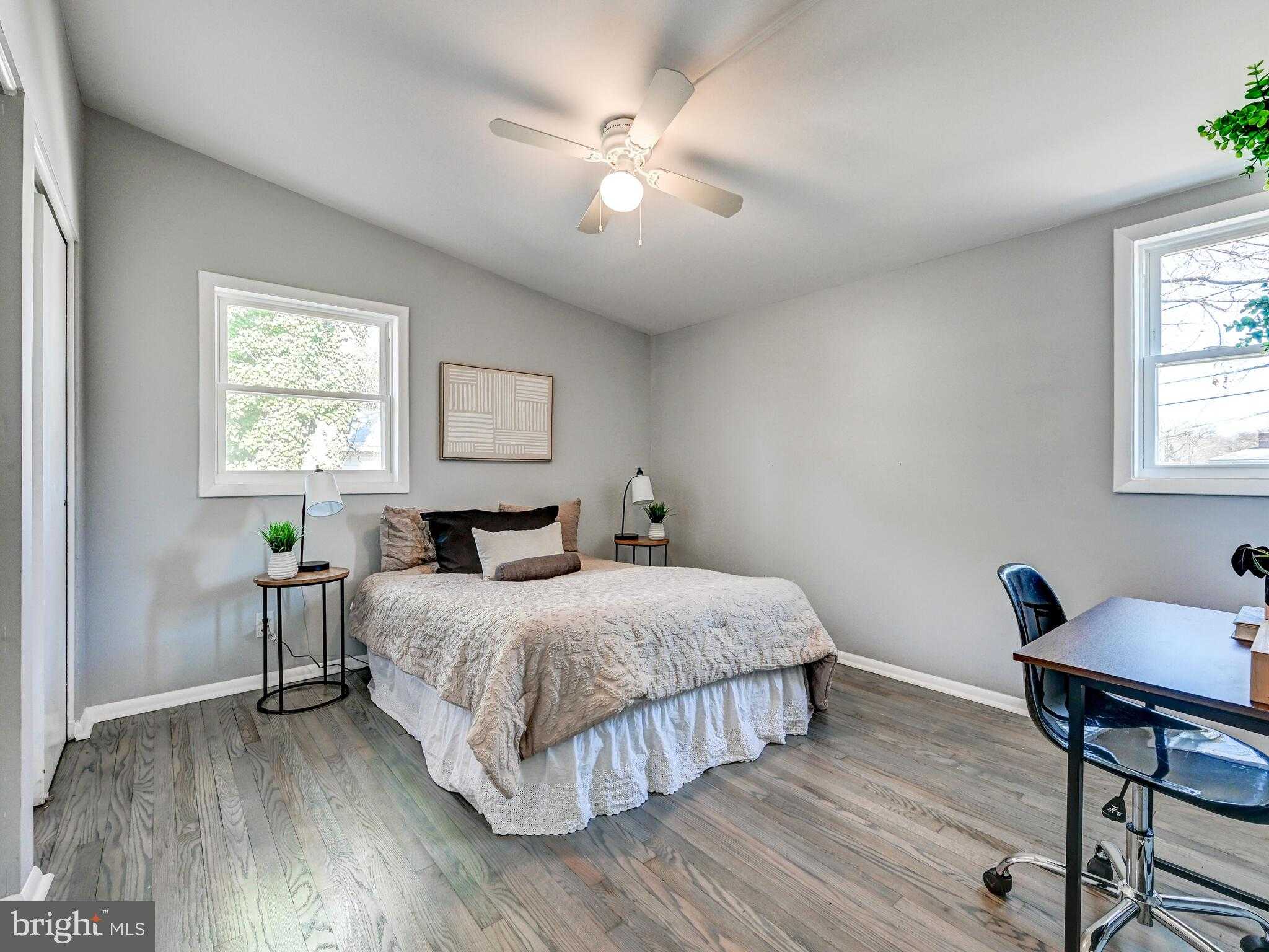 1005 Parkvalley CT photo 14