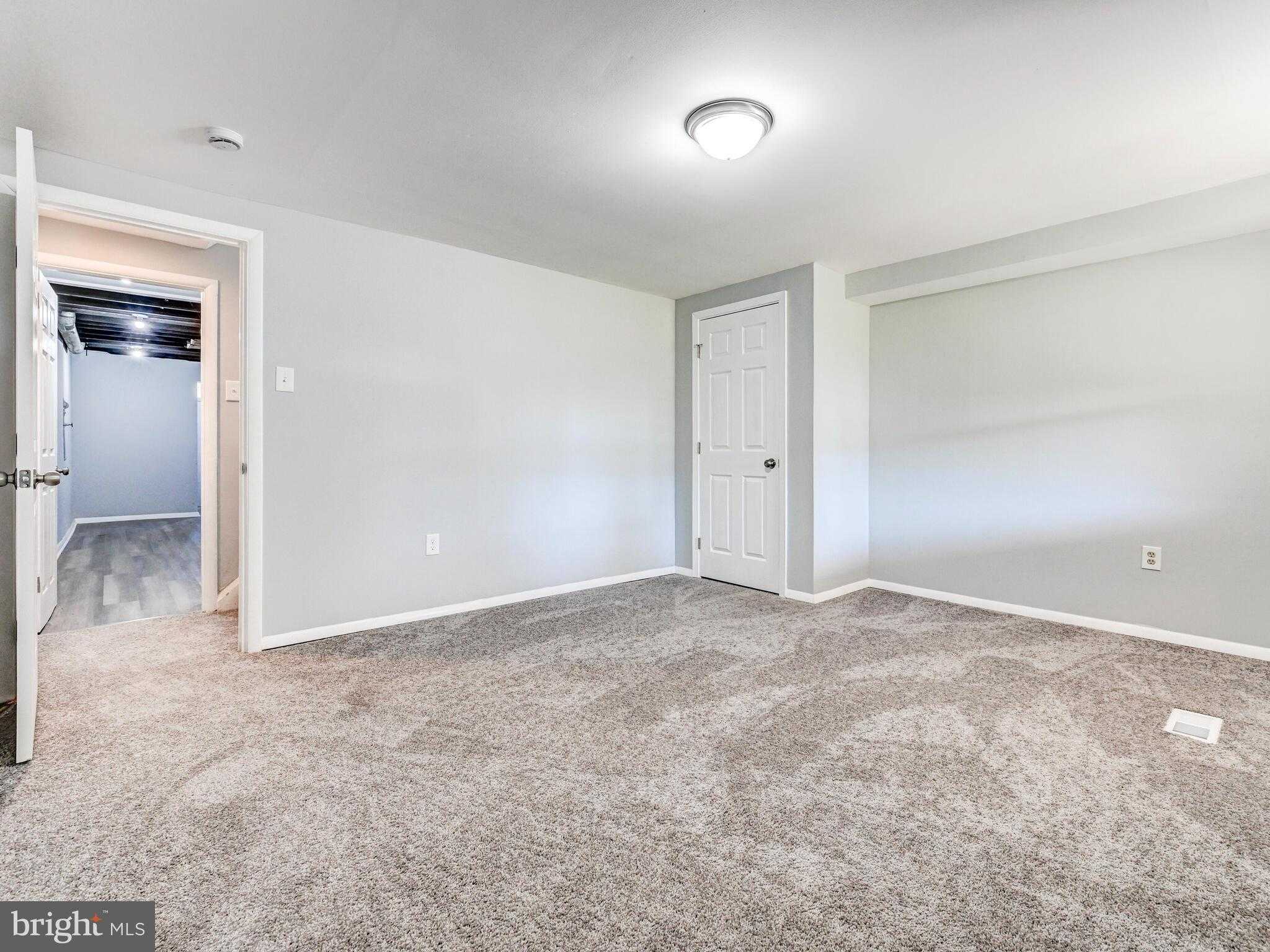 1005 Parkvalley CT photo 18