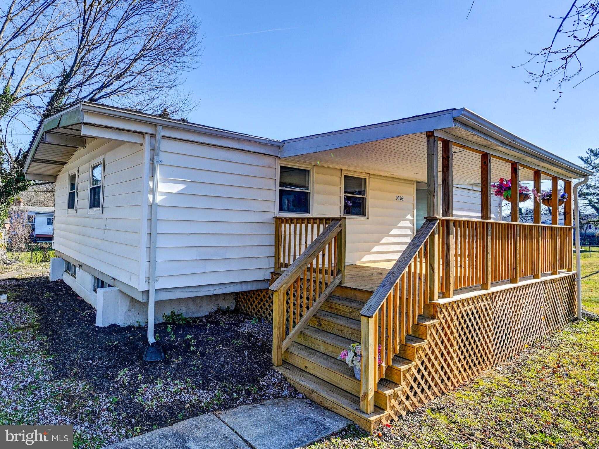 1005 Parkvalley CT photo 2