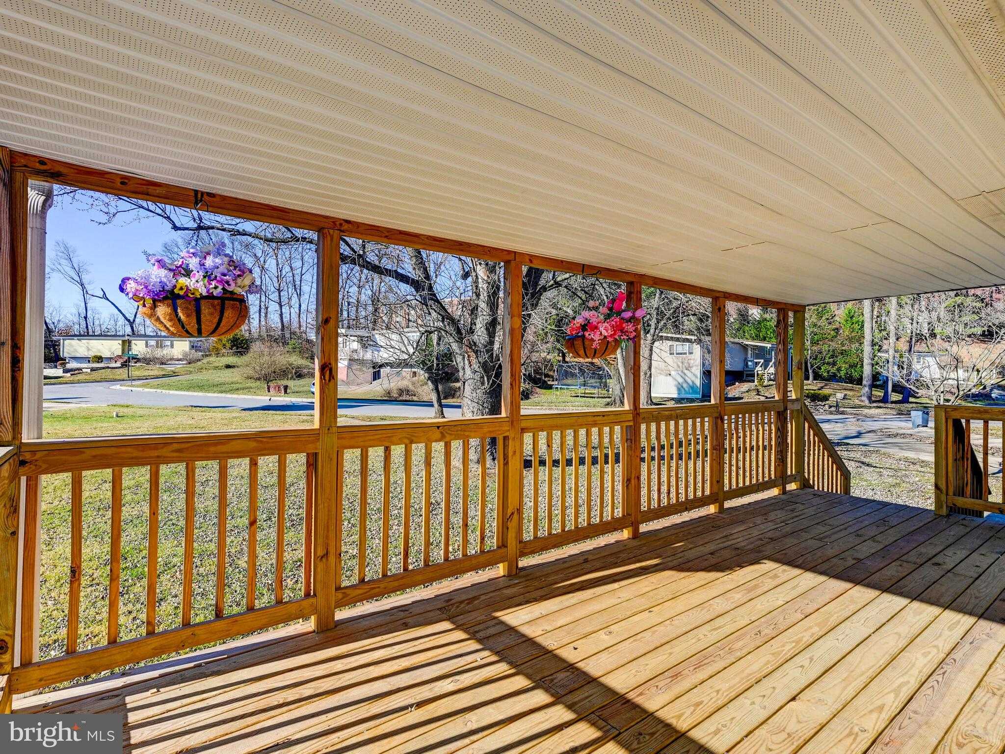 1005 Parkvalley CT photo 4