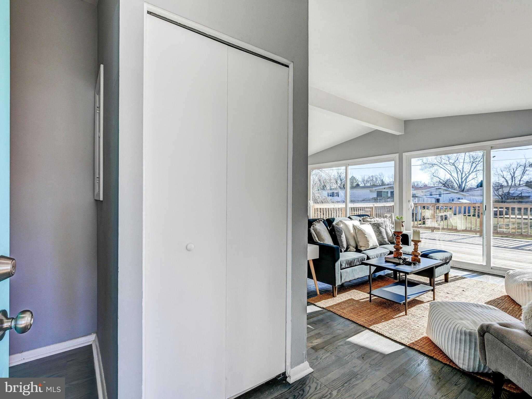 1005 Parkvalley CT photo 6