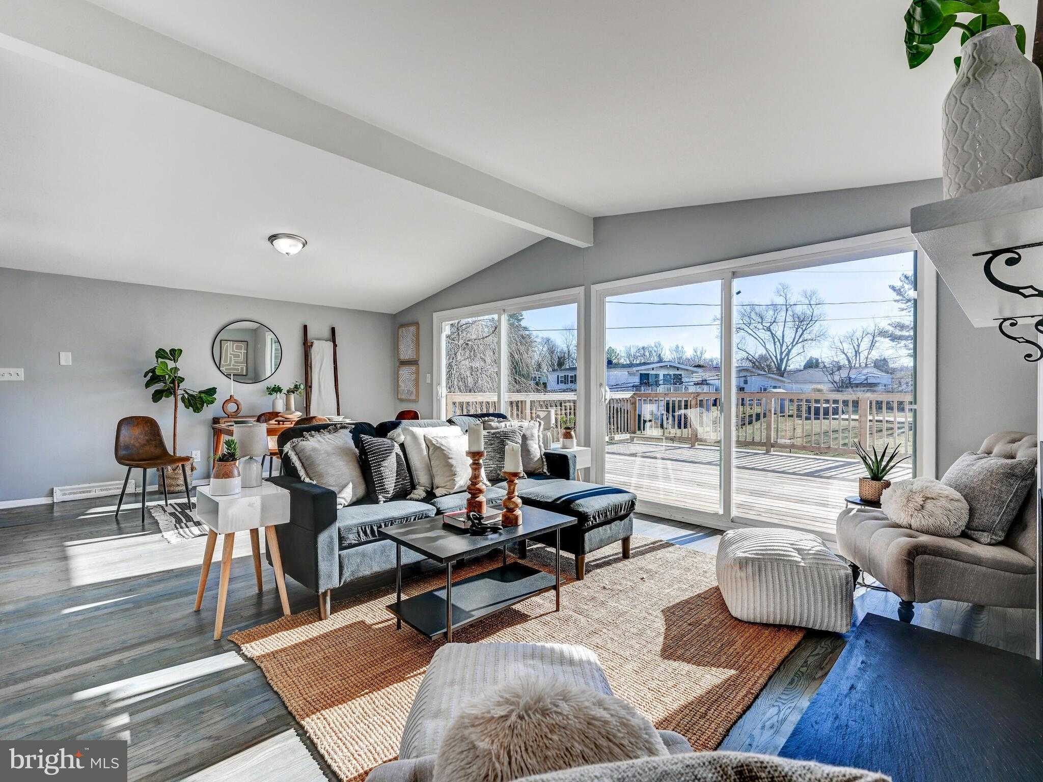 1005 Parkvalley CT photo 7