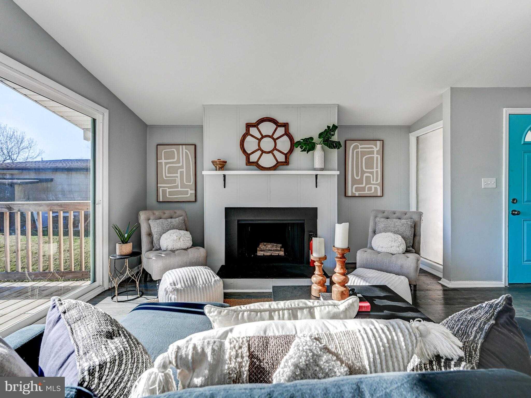 1005 Parkvalley CT photo 8