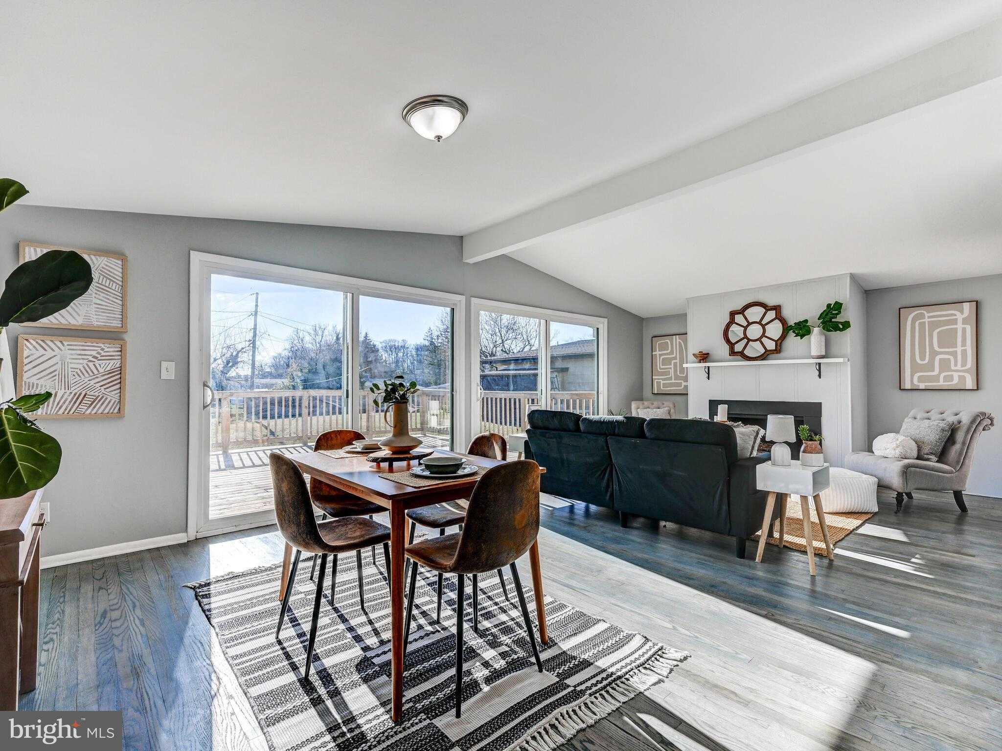 1005 Parkvalley CT photo 9