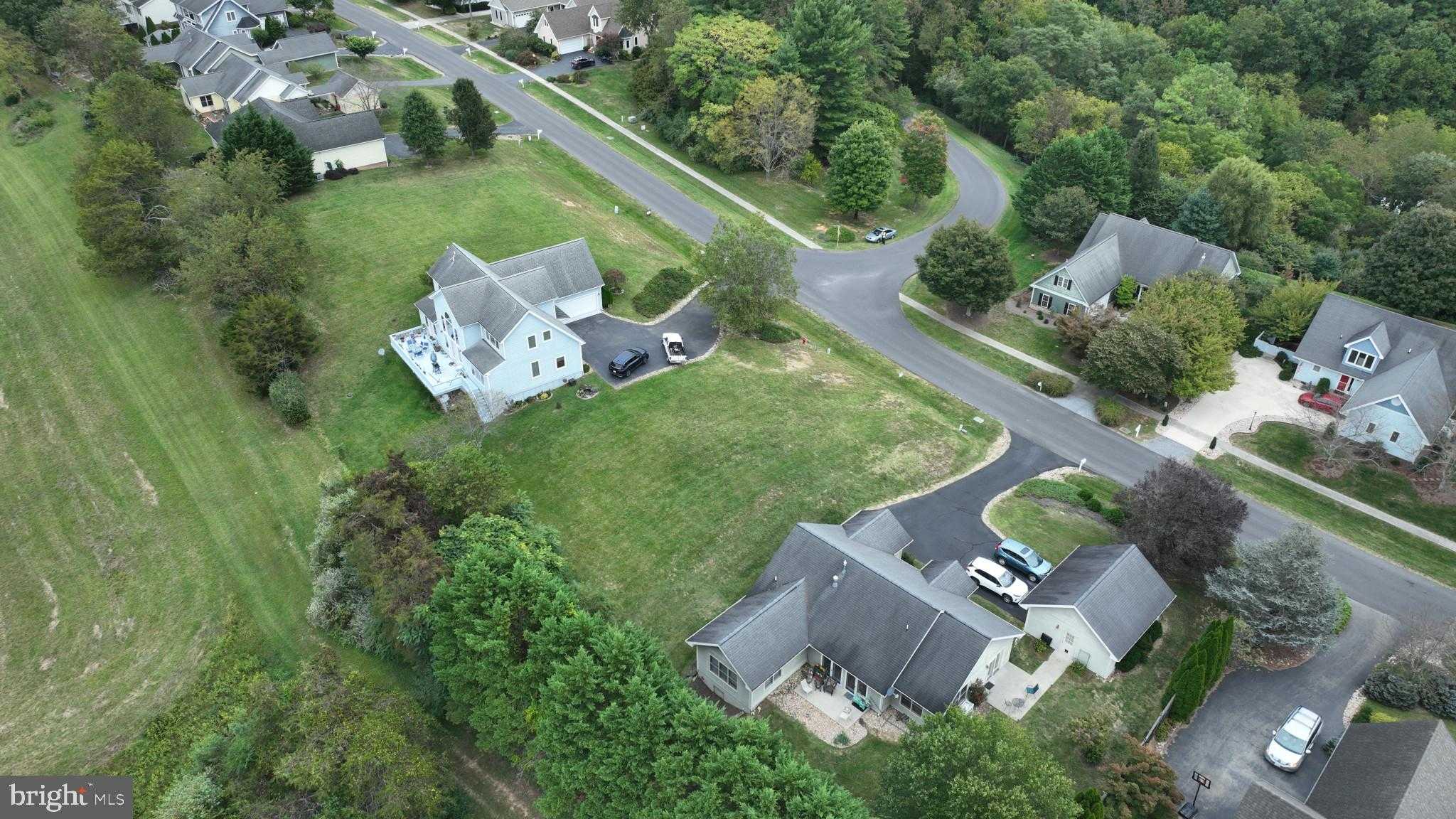 Woodridge Ln photo 9