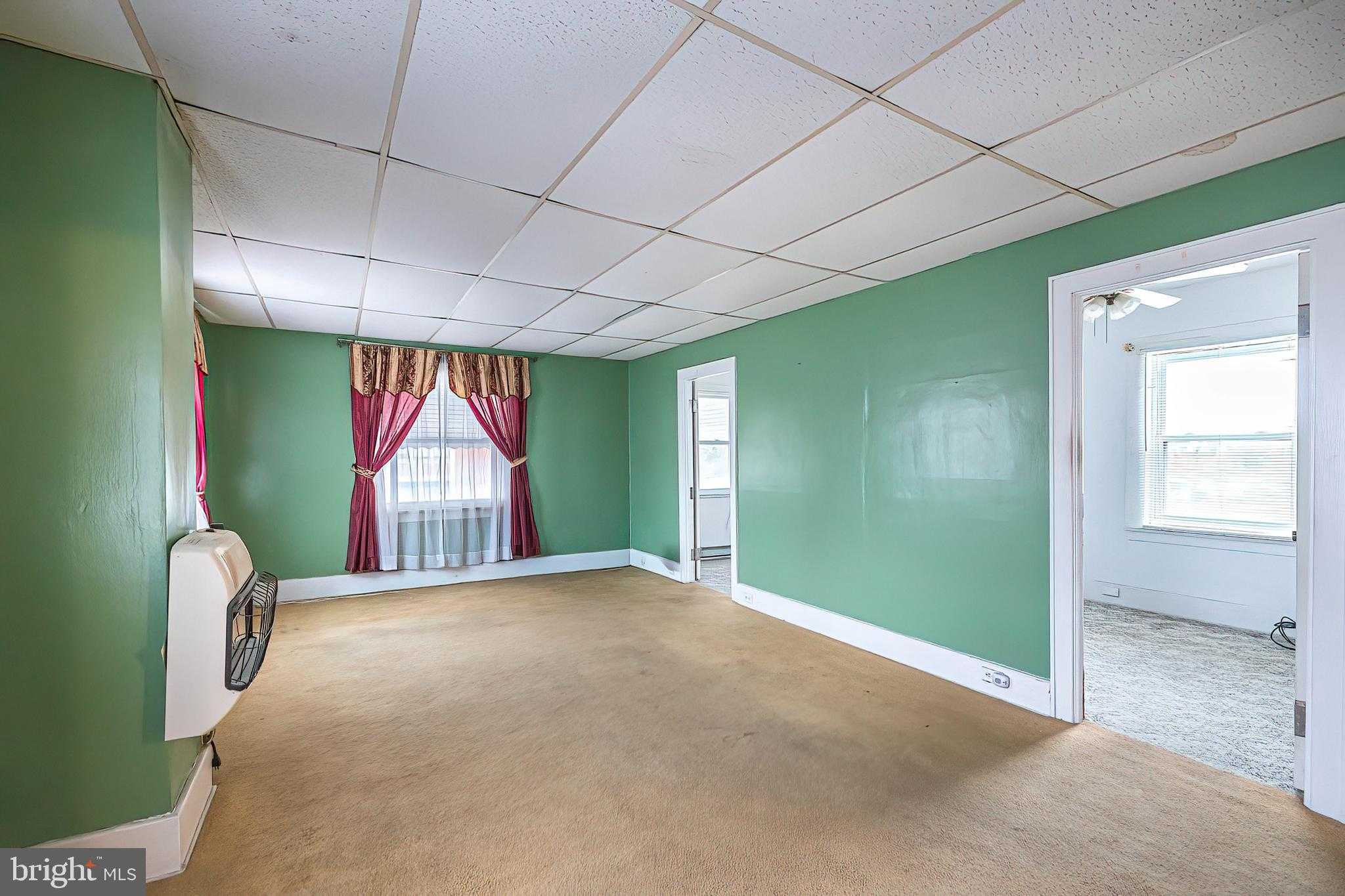 649 Hess Ave photo 22