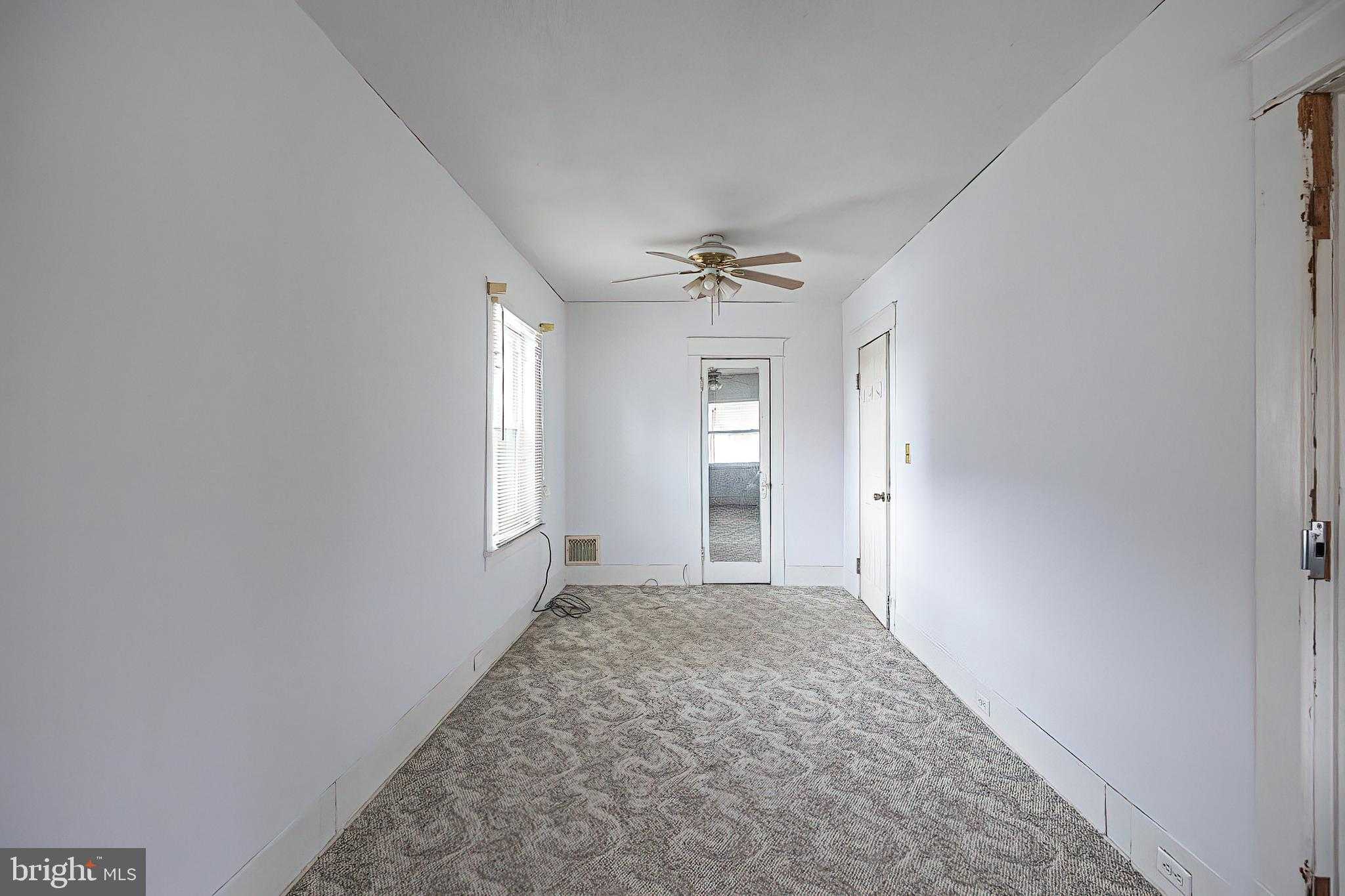 649 Hess Ave photo 24