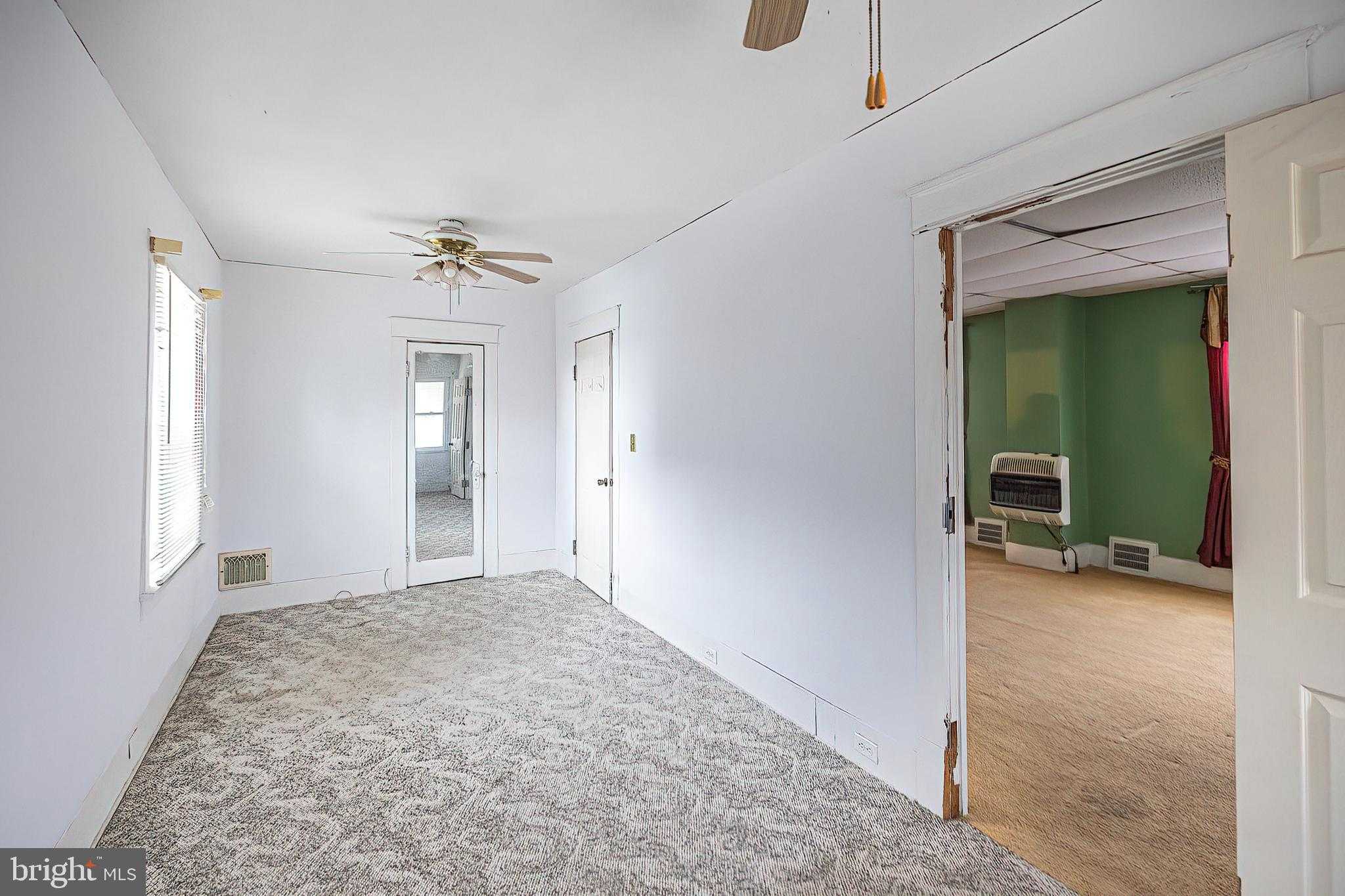 649 Hess Ave photo 25