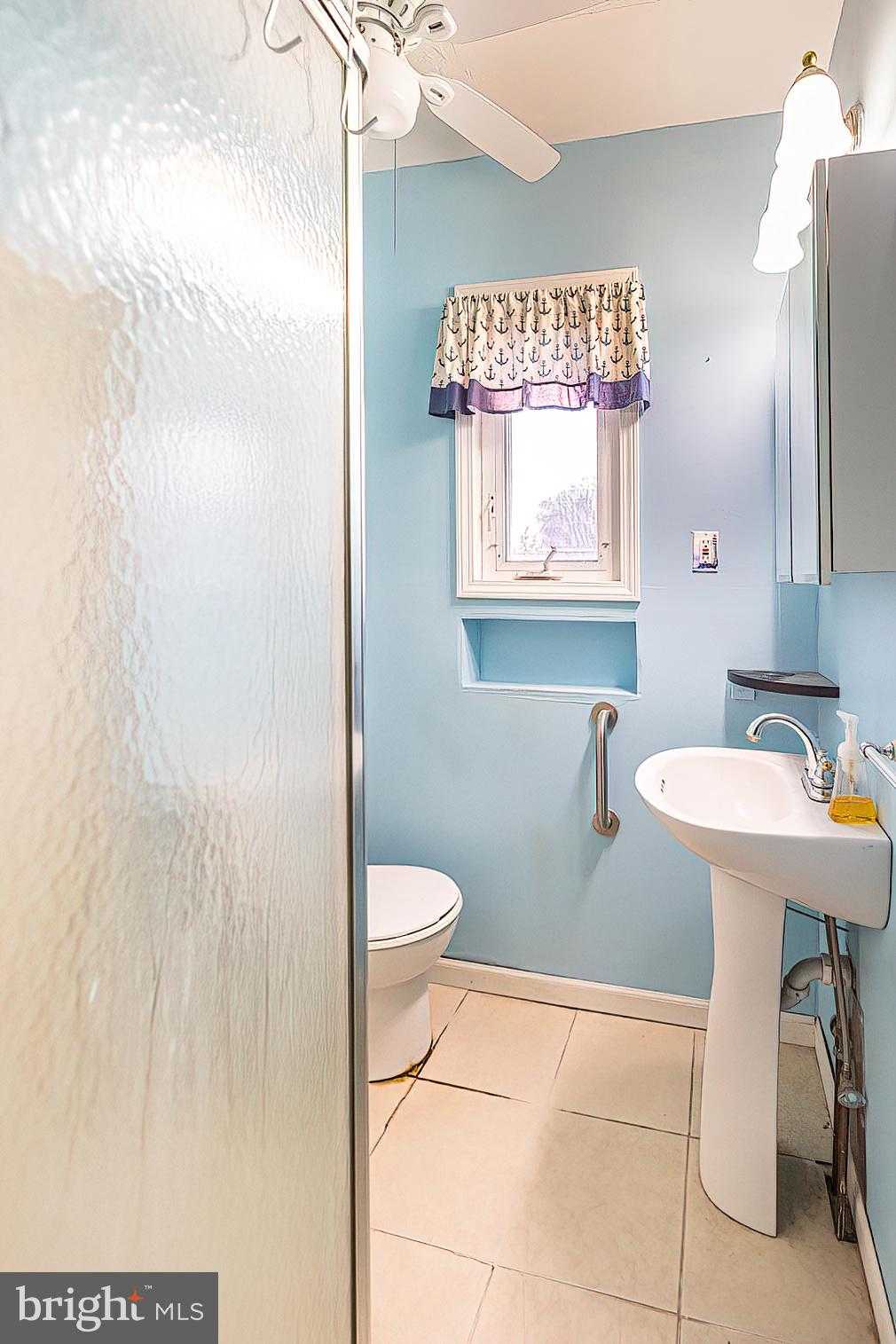 649 Hess Ave photo 29