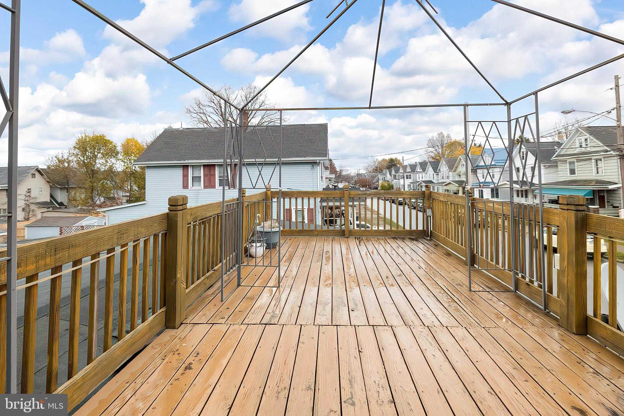 649 Hess Ave photo 39