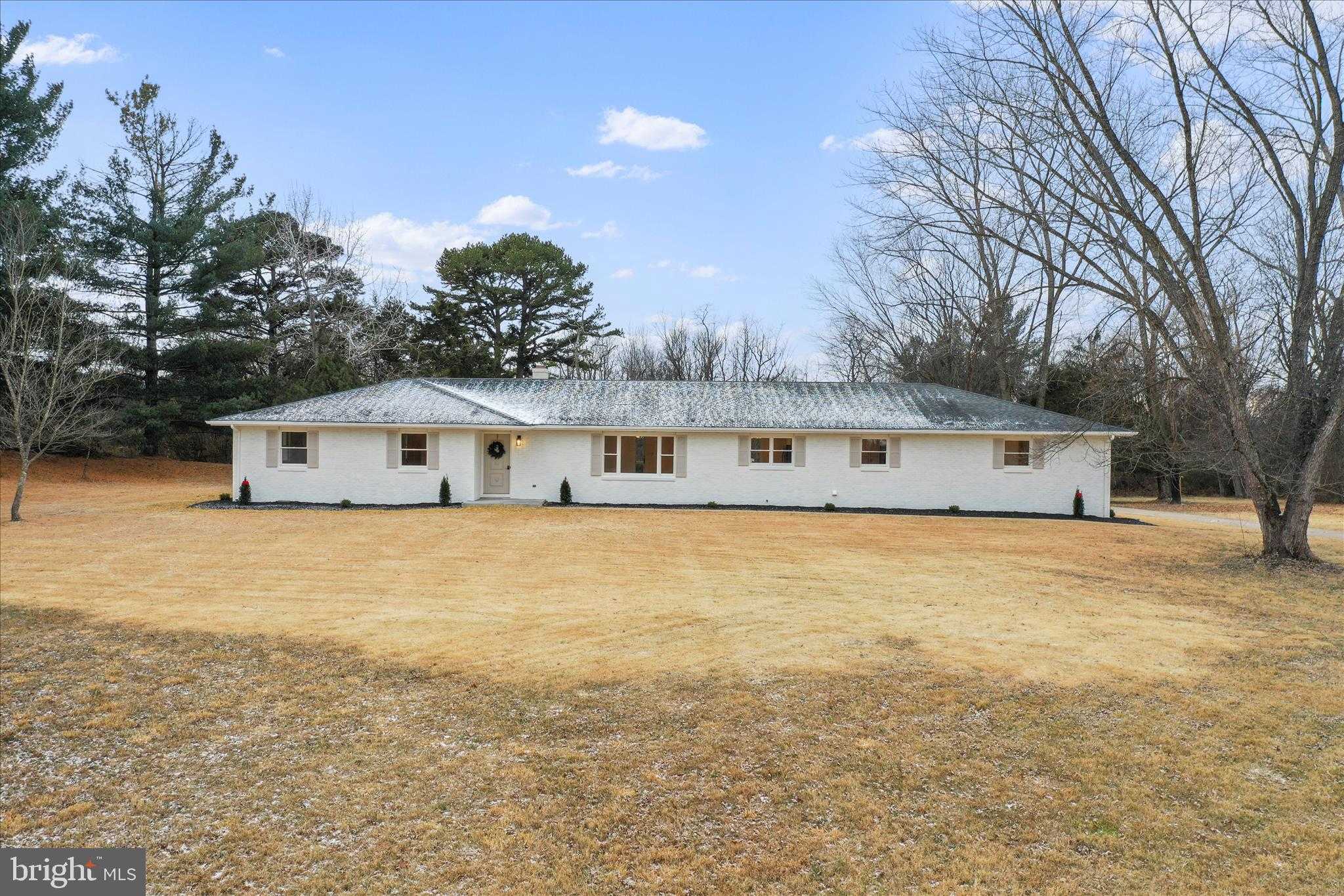 717 W Locust St photo 54