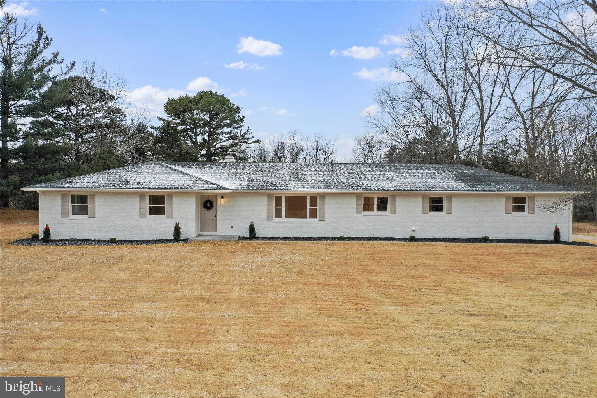 717 W Locust St photo 61