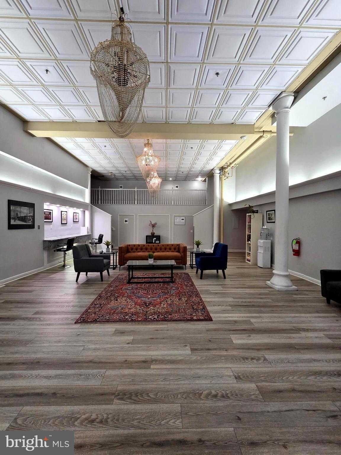 1010 Race St Ph photo 3