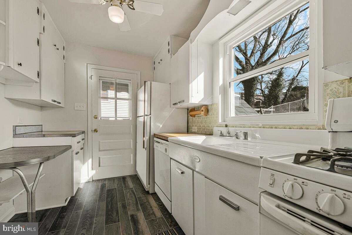 4803 Stockton Ln photo 11