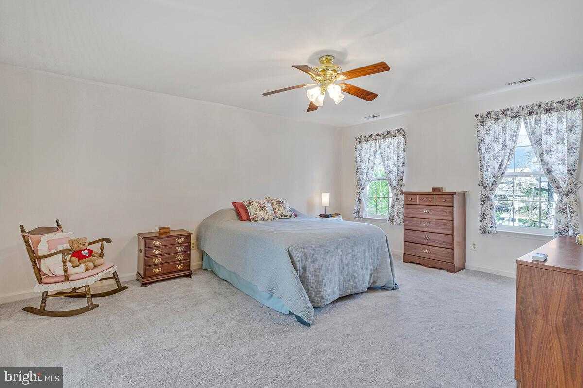 4818 Independence Dr photo 21