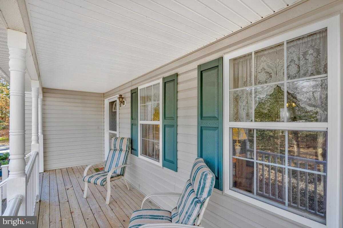 4818 Independence Dr photo 4