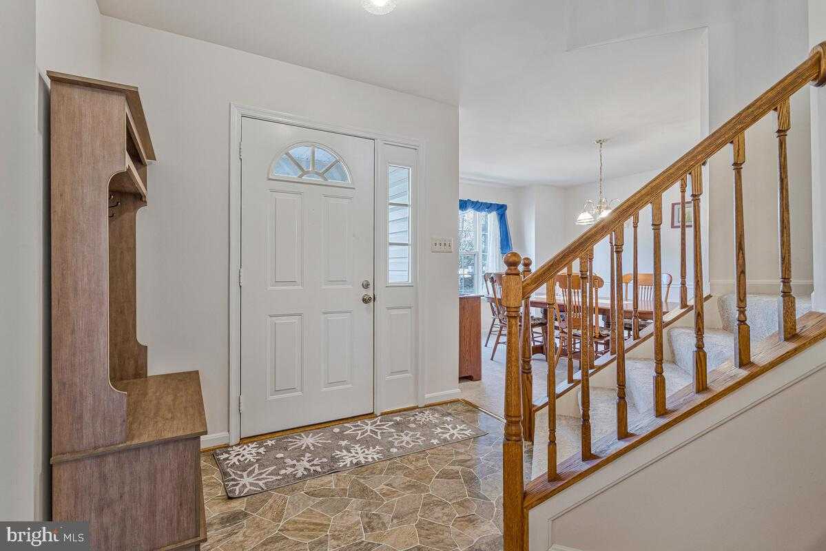 4818 Independence Dr photo 5