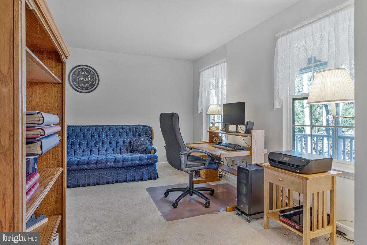 4818 Independence Dr photo 6