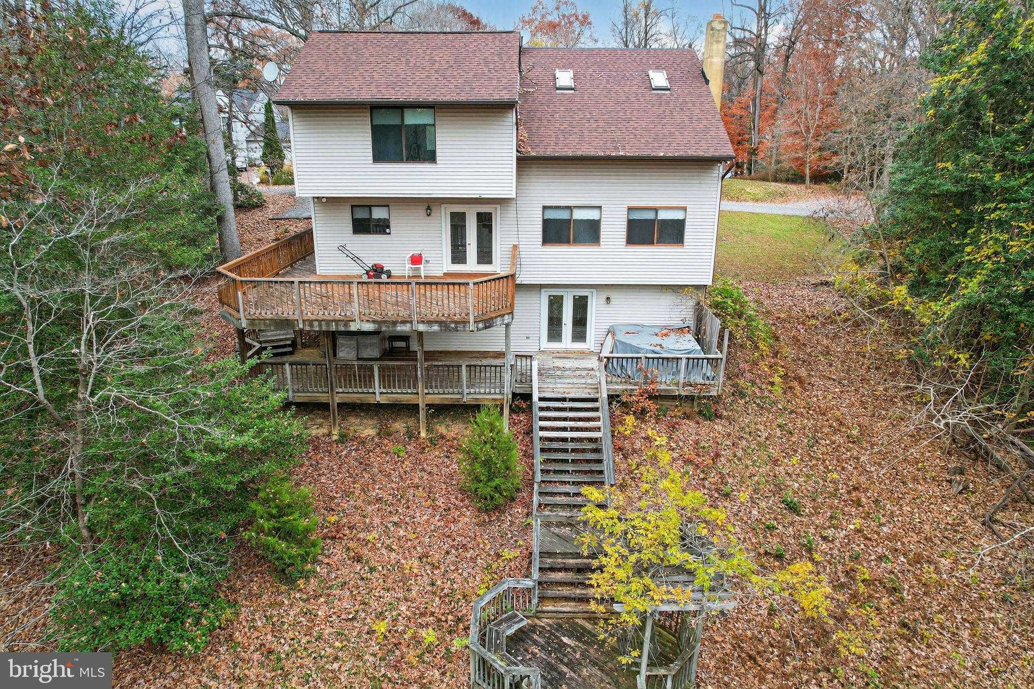 779 Spruce Dr photo 3