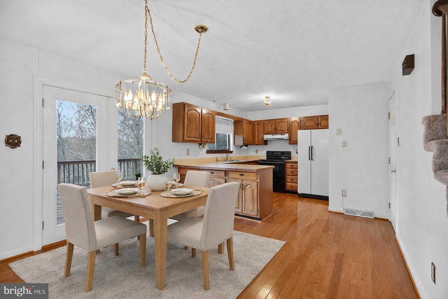 779 Spruce Dr photo 8