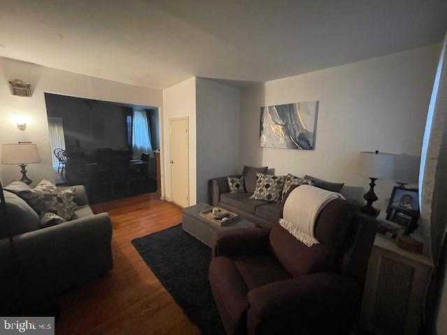 1010 N 67th St photo 7