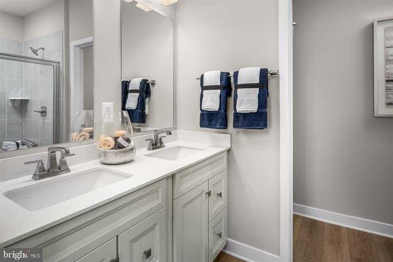 66 Railroad Ave photo 12