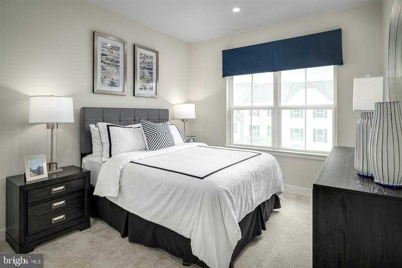 66 Railroad Ave photo 15