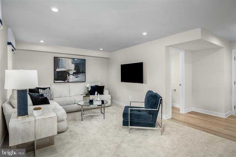 66 Railroad Ave photo 3