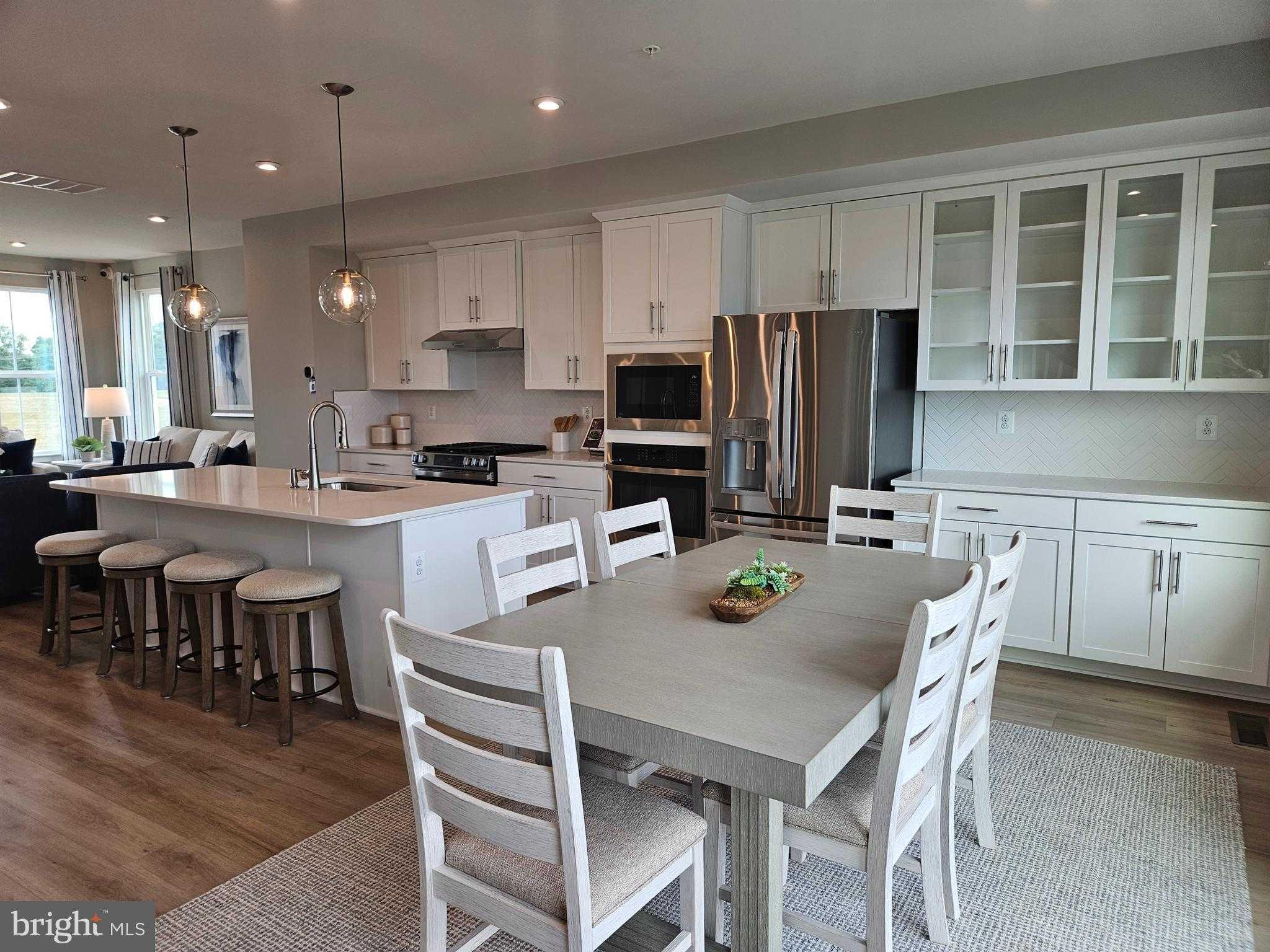 66 Railroad Ave photo 7