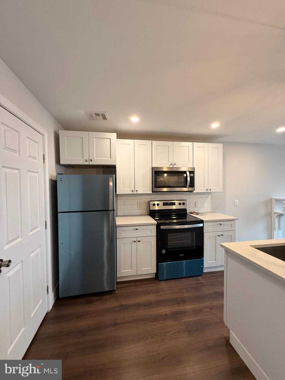 2630 Ridge Ave photo 8