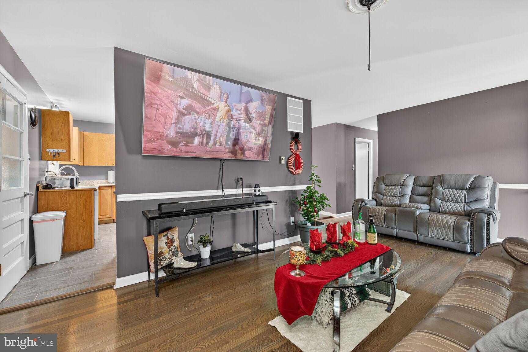 8418 Mapleville Rd photo 3